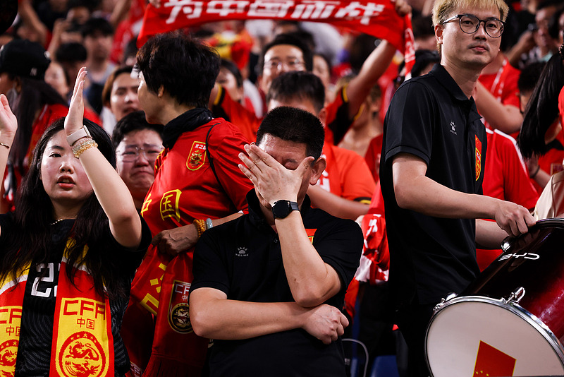 J9-Karsa遭遇十五持续失利，美国队教练压力巨大！比赛高潮迭起的简单介绍