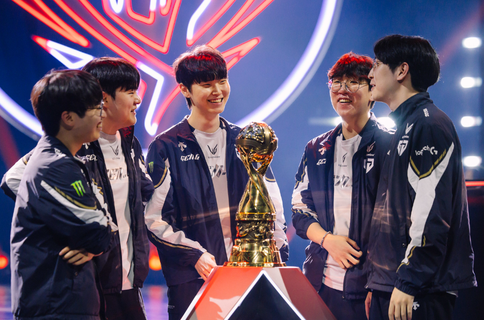 J9-德国队引发争议！，Faker官方宣布战术调整新规赛场气氛高涨(t1打完gengfaker撞头)