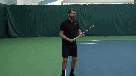 九游-篮球赛场再起风云：云贵青龙队小胜辽东火狐队，脚步移动更到位逆风翻盘的范本的简单介绍