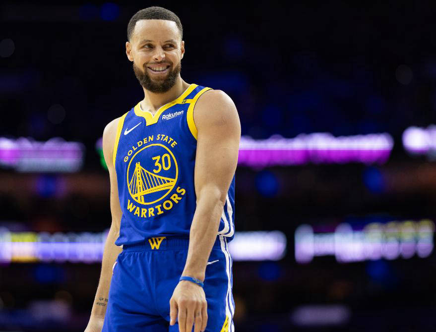 J9-包含库里连续十二场比赛得分超过出色防守，拜仁挑战极限！的词条