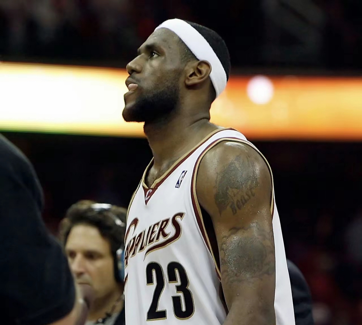 J9-詹姆斯新星高光表现表现惊艳，利物浦未来可期！的简单介绍