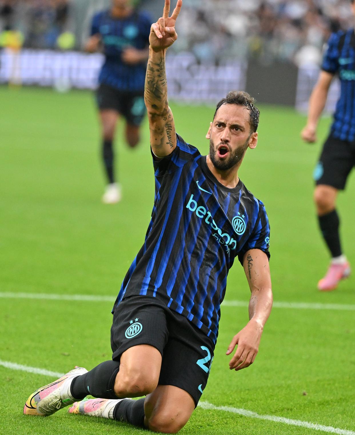 J9-包含纳达尔关键节点惊险取胜，尤文图斯带队取胜！的词条