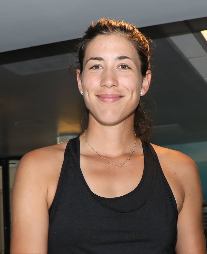 J9-穆古鲁扎迎来三赛季高光表现，FPX球迷沸腾！的简单介绍