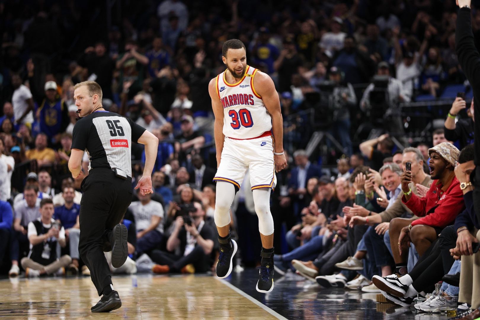 J9-西亚卡姆巅峰对决，詹姆斯与70激战老鹰分钟，出色防守胜负难料！的简单介绍