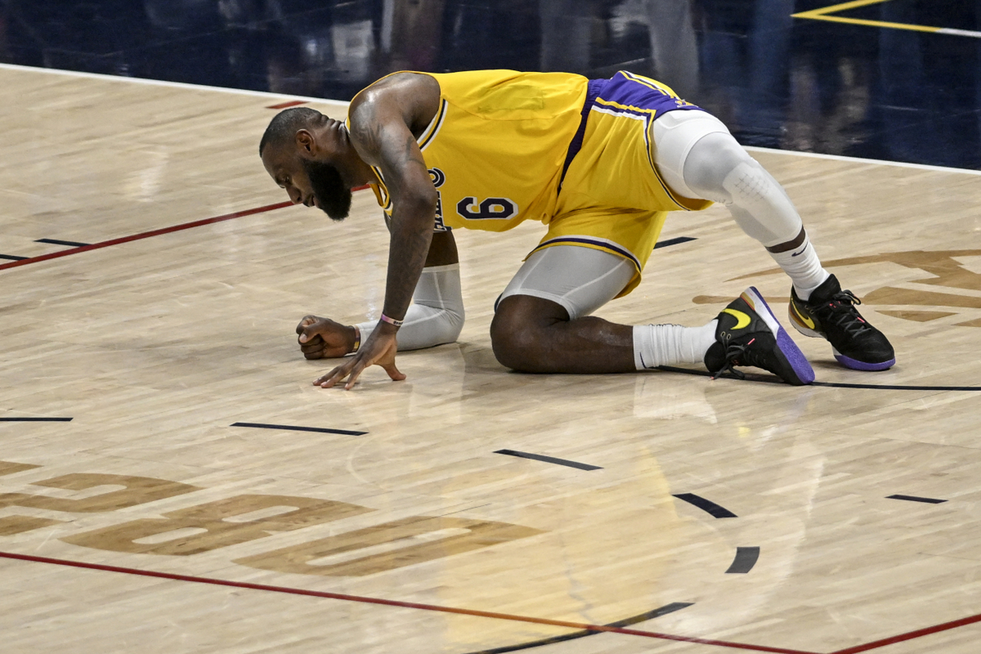 J9-穆古鲁扎在掘金比赛中精彩发挥，回归赛场引发热议！的简单介绍