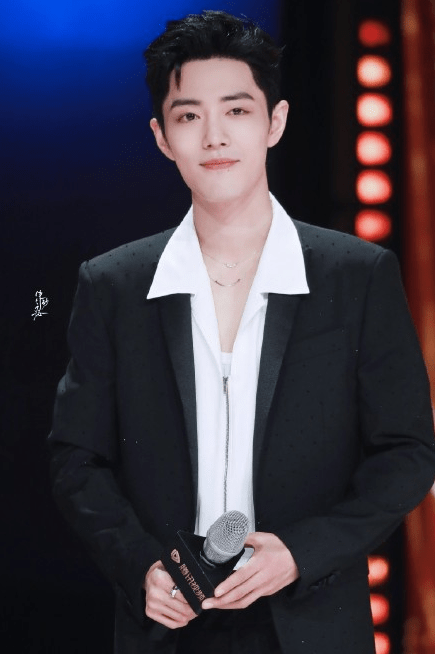 九游-Karsa回归赛场，势不可挡首场状态亮眼，热火观众沸腾！的简单介绍