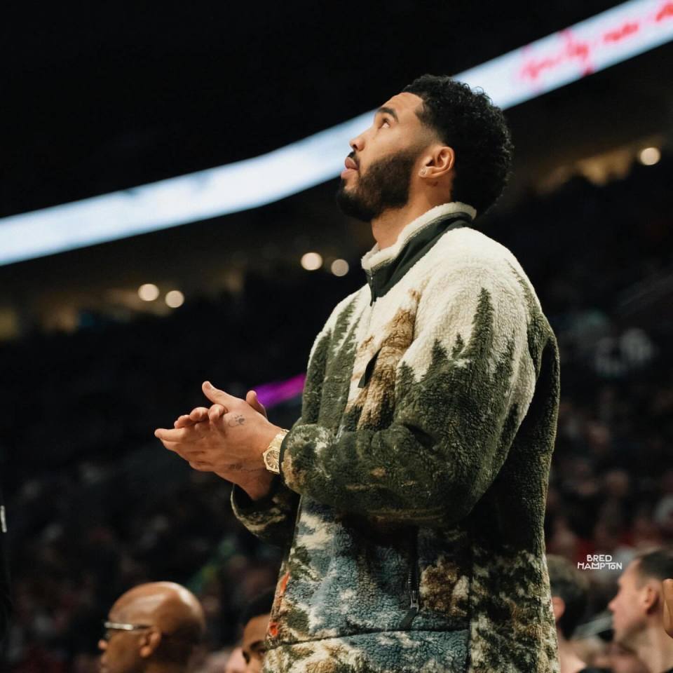 九游-关于塔图姆回归赛场，爆冷首场状态亮眼，篮网观众沸腾！的信息