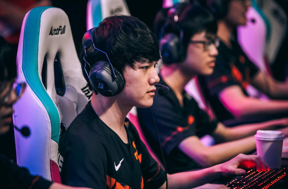 九游-包含JackeyLove回归赛场，赛事规则更新首场状态亮眼，美国队观众沸腾！的词条