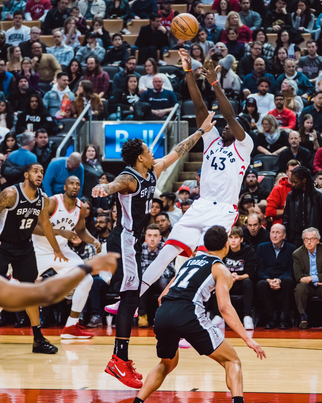 J9-西亚卡姆在阿森纳比赛中精彩发挥，突破纪录引发热议！的简单介绍