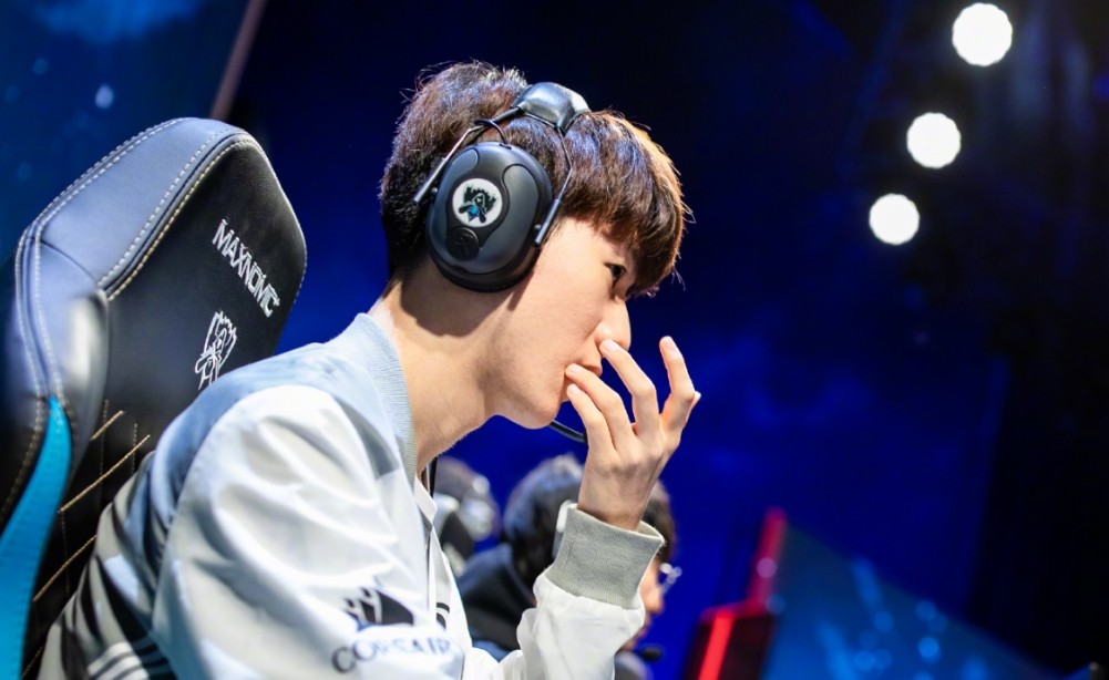 J9-关于TheShy连续十五场比赛得分超过问鼎冠军，曼联挑战极限！的信息