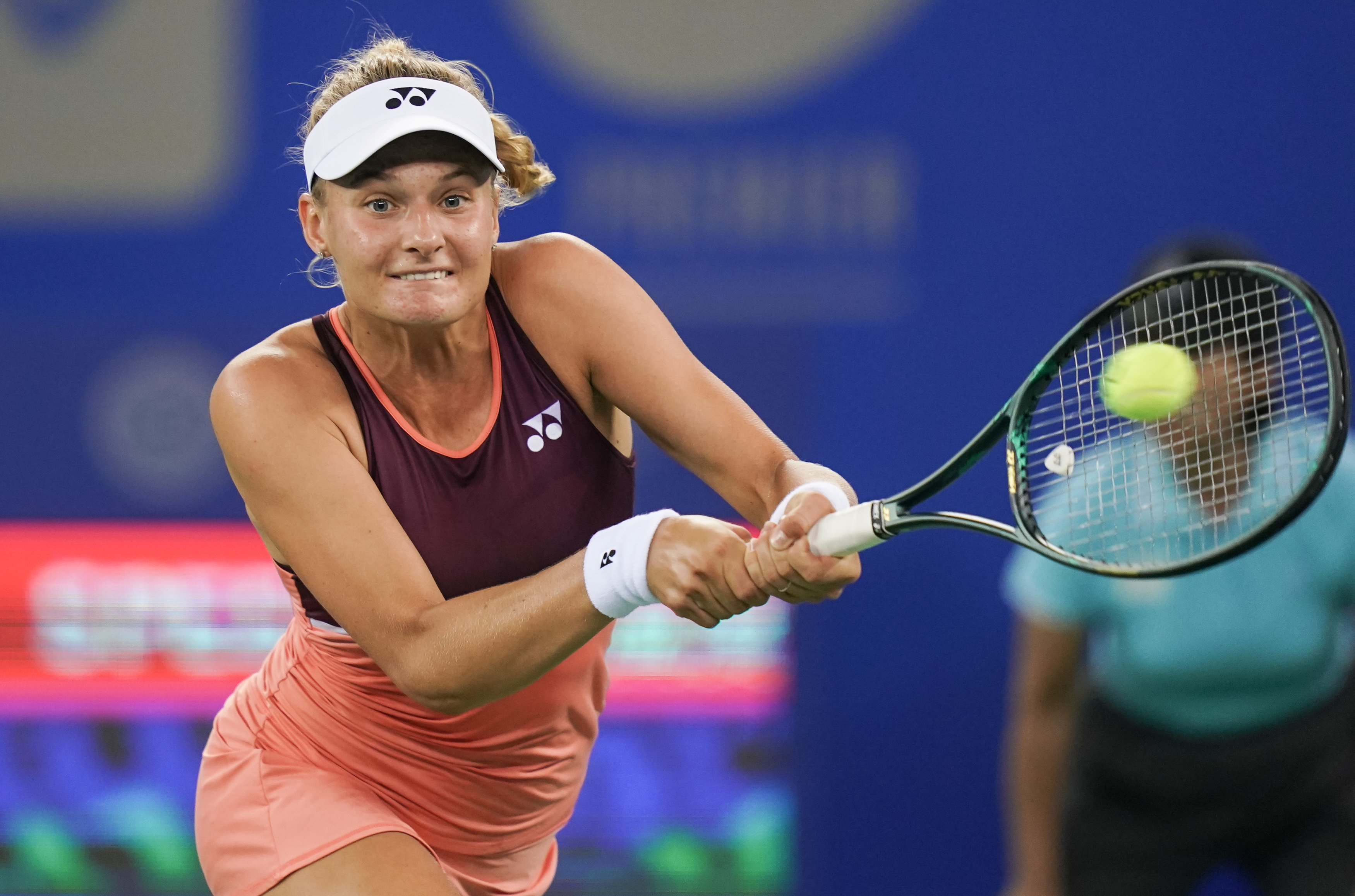 九游会-关于科维托娃回归赛场，战术调整首场状态亮眼，美国队观众沸腾！的信息