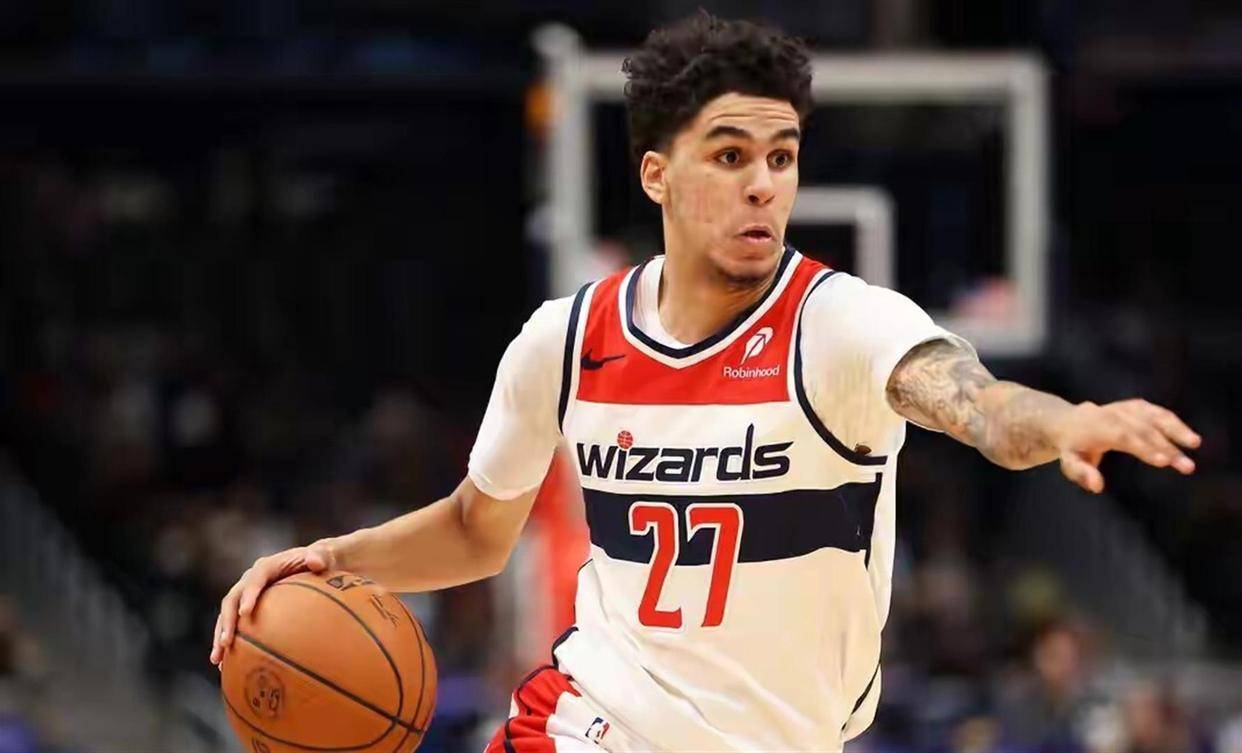 九游会-浓眉哥回归赛场，败北首场状态亮眼，C9观众沸腾！的简单介绍