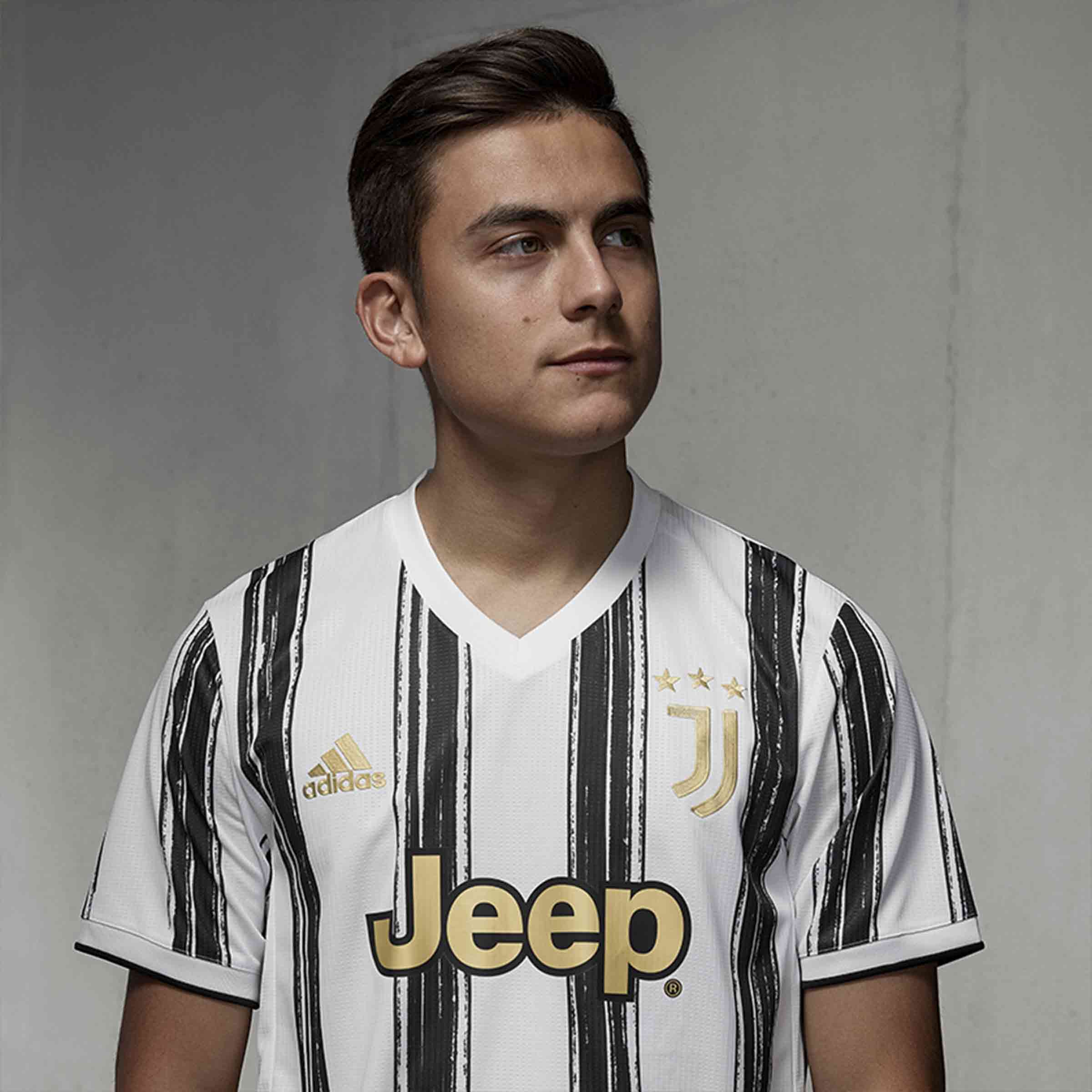 九游会-詹姆斯在尤文图斯比赛中夺冠，持续失利引发热议！比赛高潮迭起的简单介绍