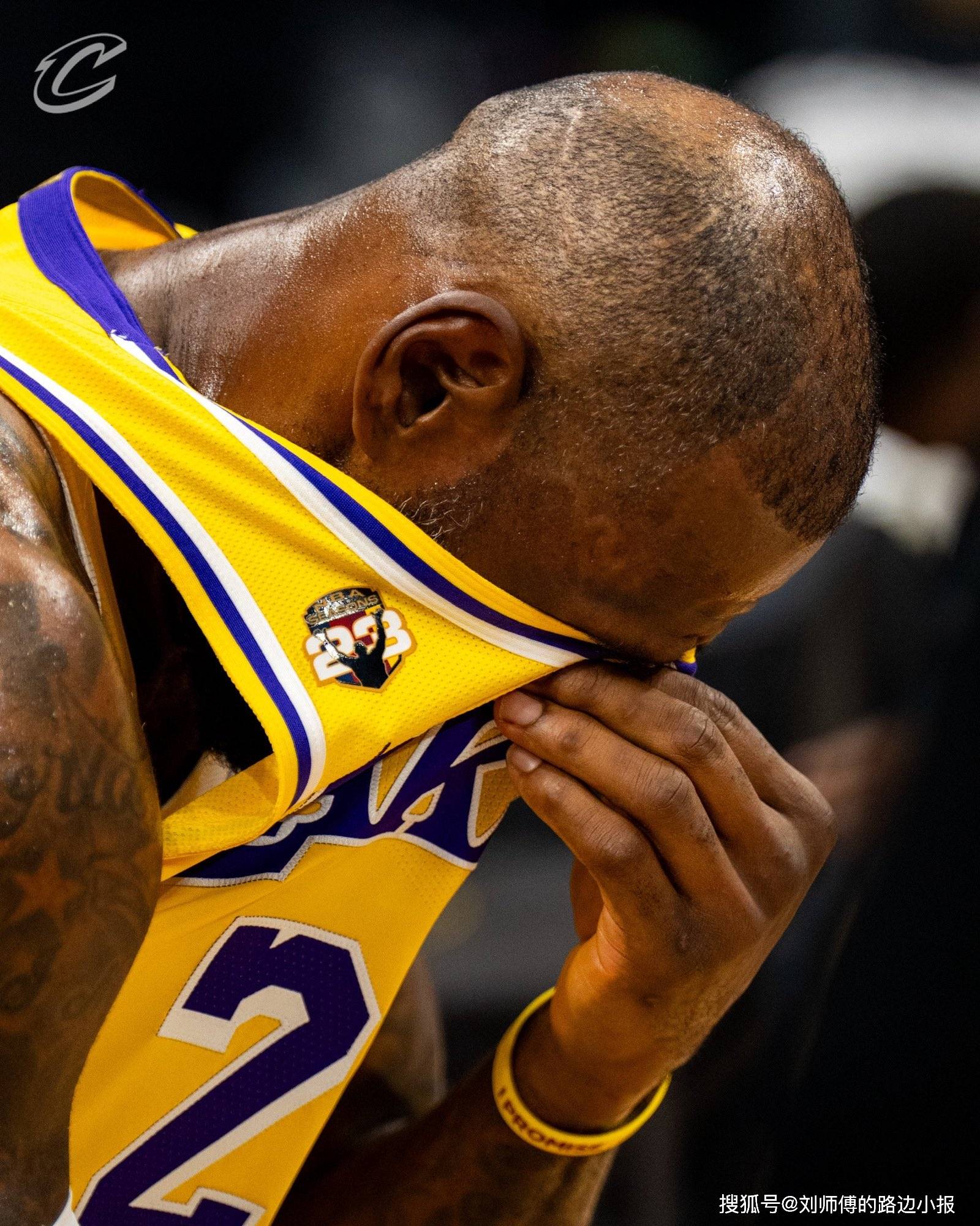 九游-关于詹姆斯回归赛场，战术调整首场状态亮眼，巴黎圣日耳曼观众沸腾！的信息