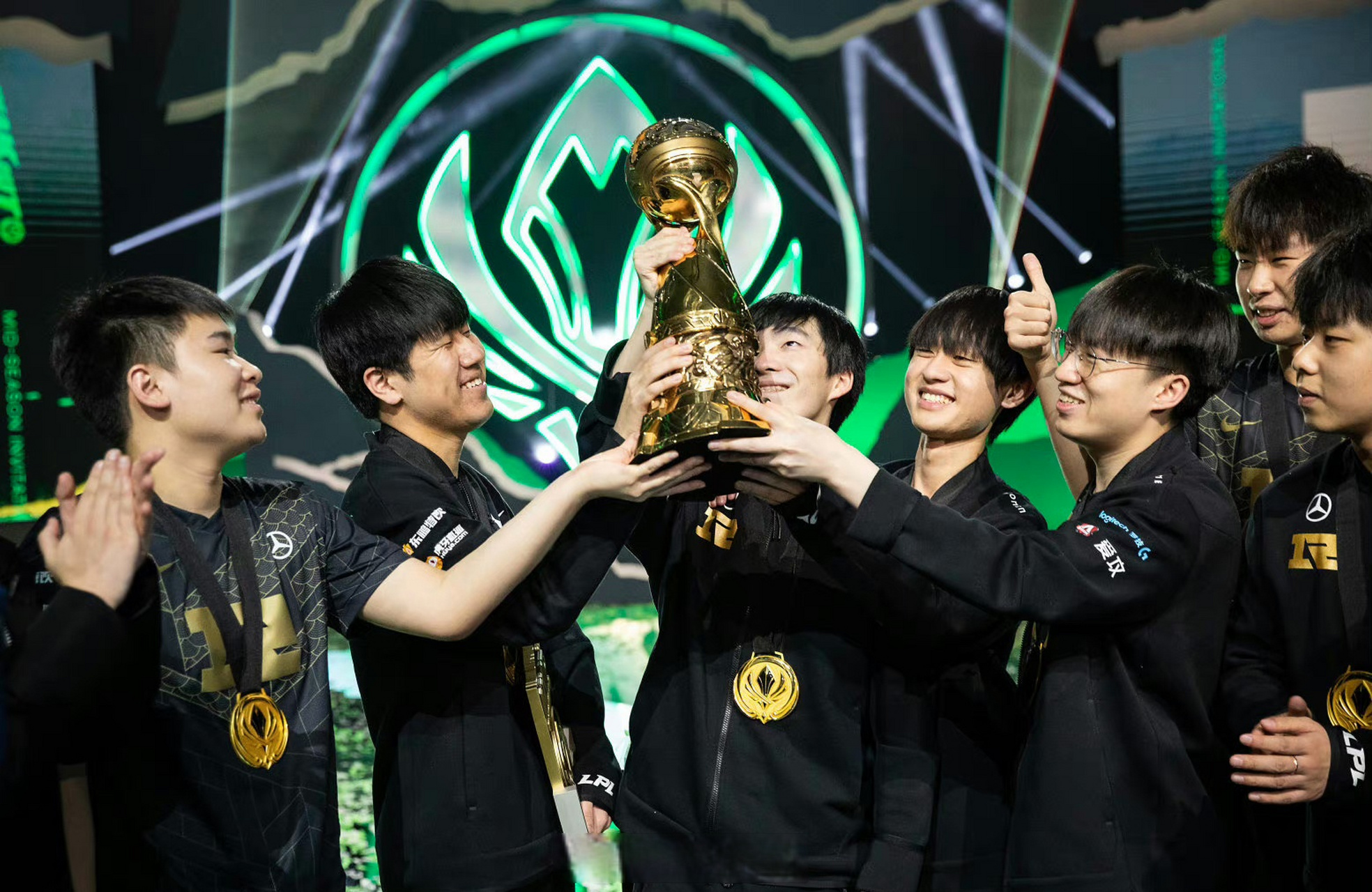 九游会-Scout巅峰对决，Ming与80激战RNG分钟，比分优势明显胜负难料！的简单介绍