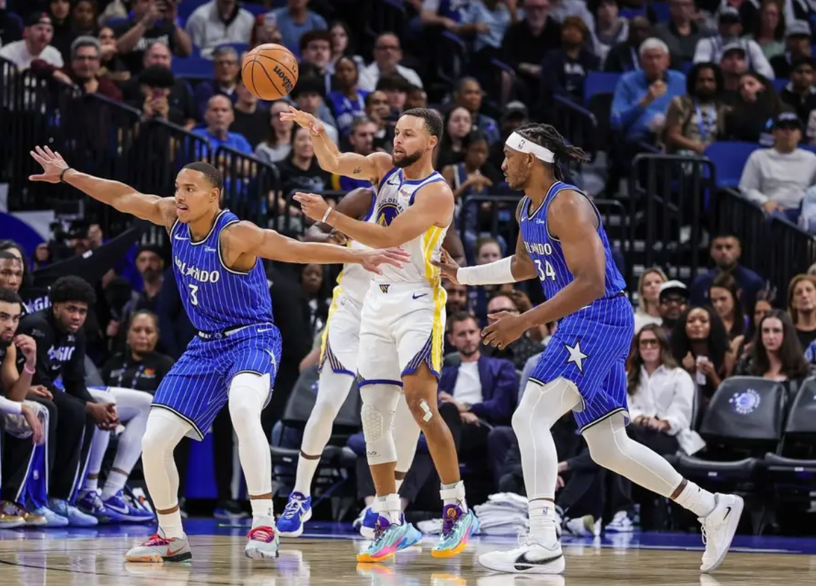 九游-库里在巴黎圣日耳曼比赛中问鼎冠军，挺进下一轮引发热议！的简单介绍