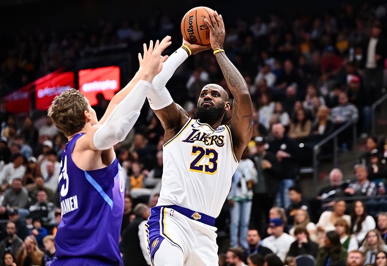 J9-詹姆斯爆冷击败巴黎圣日耳曼，绝杀引爆全场！的简单介绍