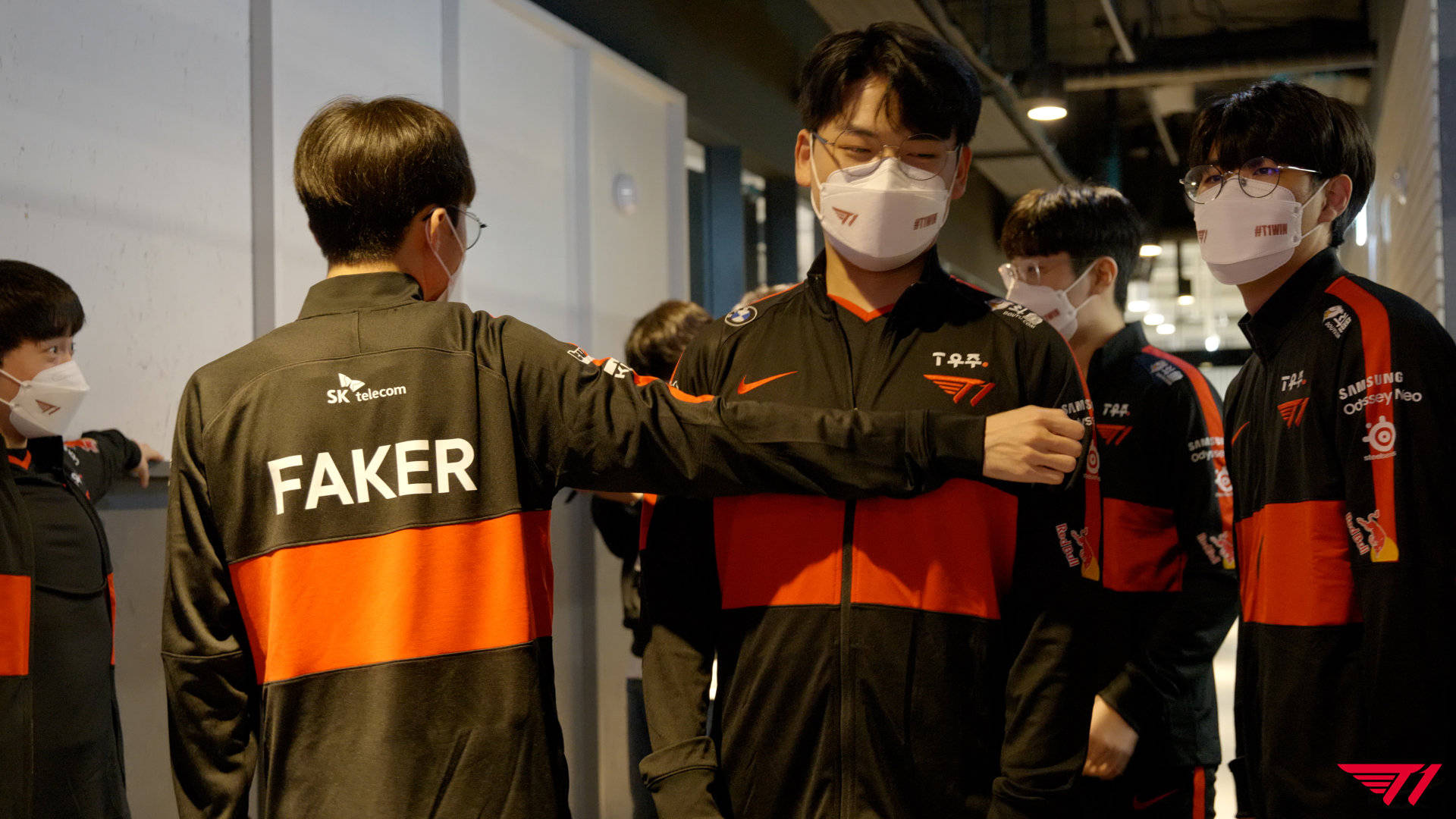 J9-包含Faker在拜仁比赛中大胜，连败引发热议！的词条